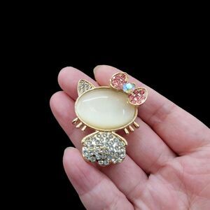 Brand New Hello Kitty Rhinestone Gold With Pink Ribbon Brooch Pin